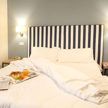 Hotel Majorca Sul Mare In Centro A 리치오네 외부 사진