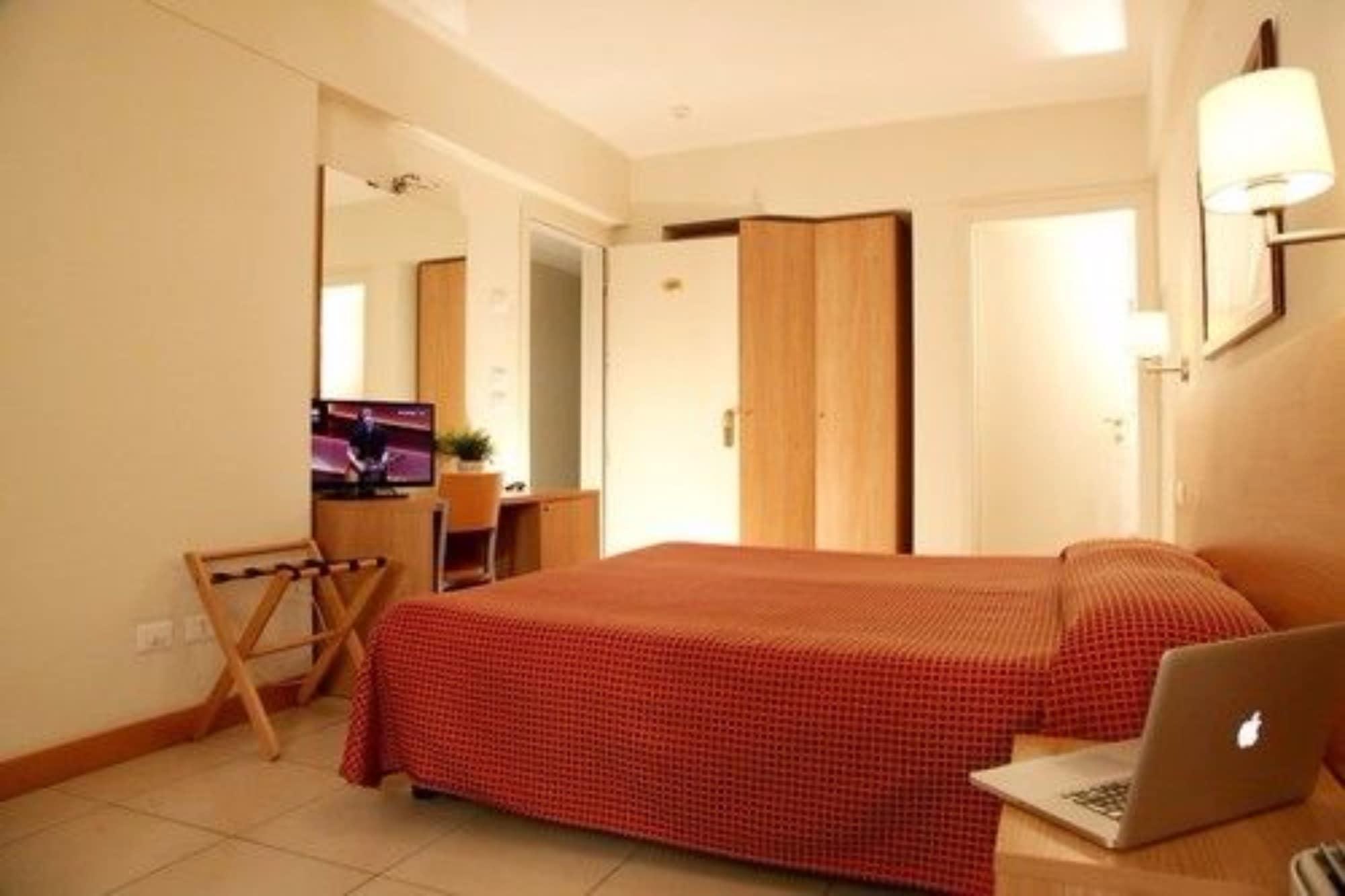 Hotel Majorca Sul Mare In Centro A 리치오네 외부 사진