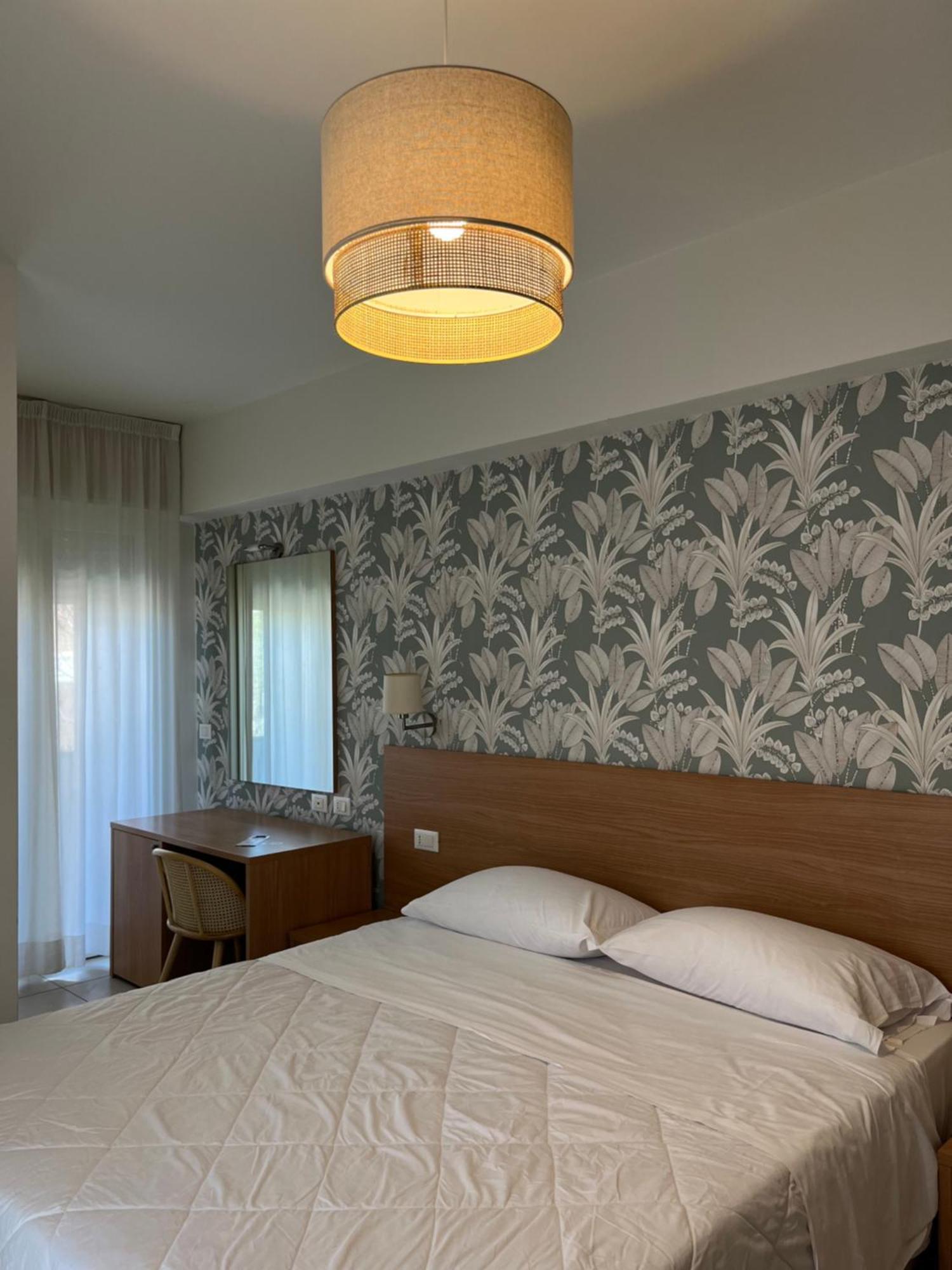 Hotel Majorca Sul Mare In Centro A 리치오네 외부 사진
