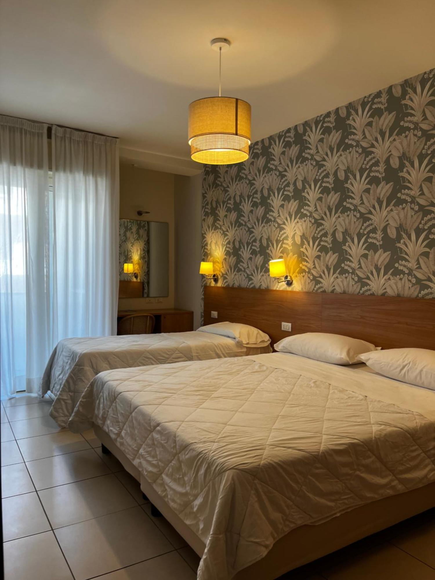 Hotel Majorca Sul Mare In Centro A 리치오네 외부 사진
