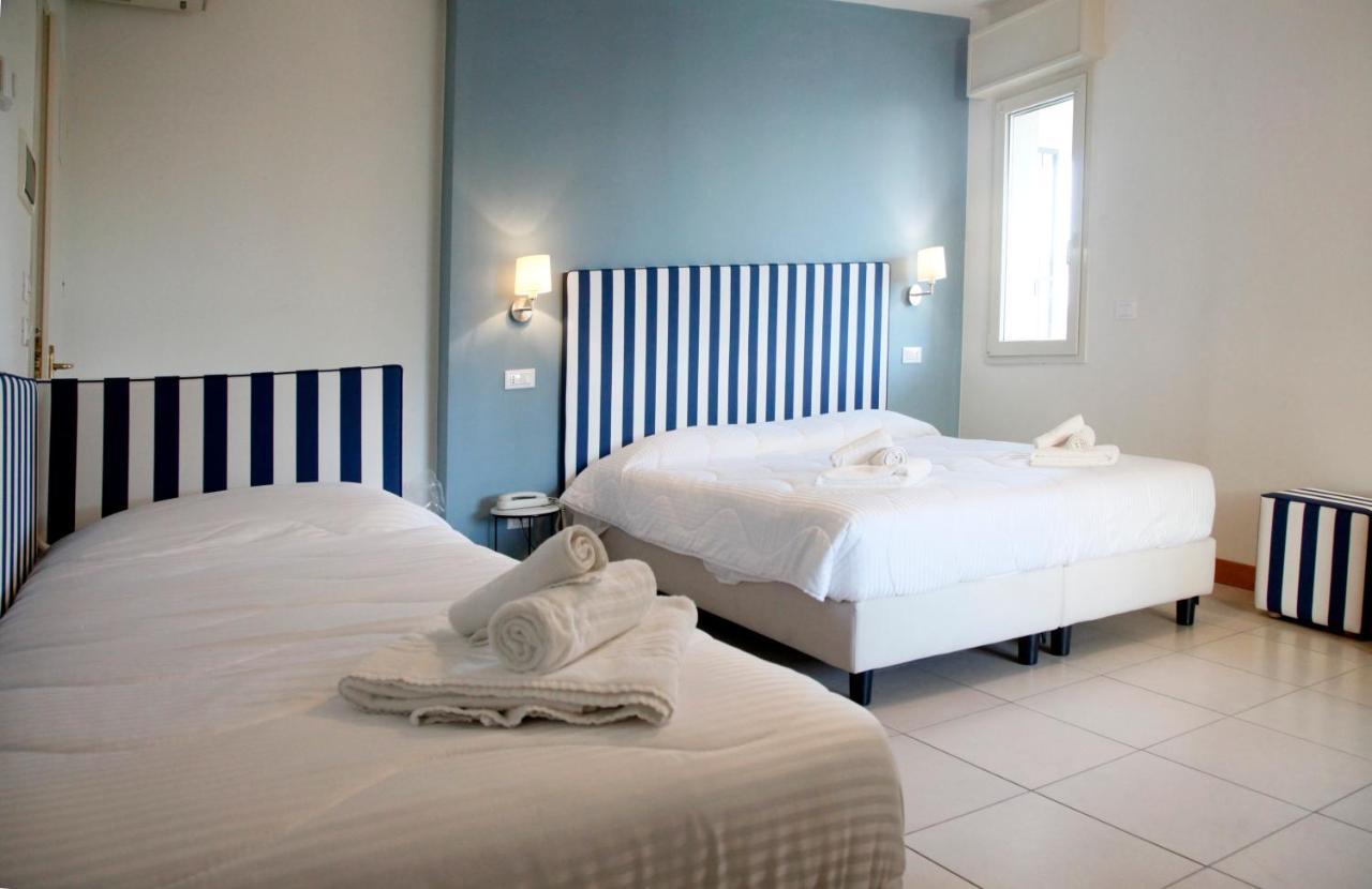 Hotel Majorca Sul Mare In Centro A 리치오네 외부 사진