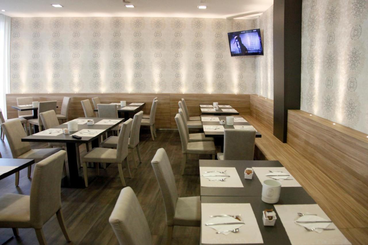 Hotel Majorca Sul Mare In Centro A 리치오네 외부 사진