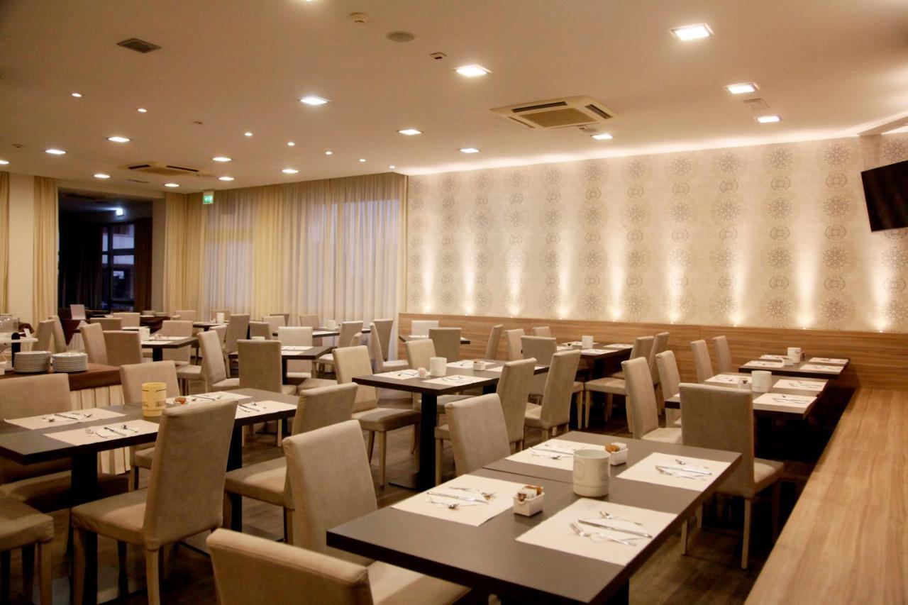 Hotel Majorca Sul Mare In Centro A 리치오네 외부 사진